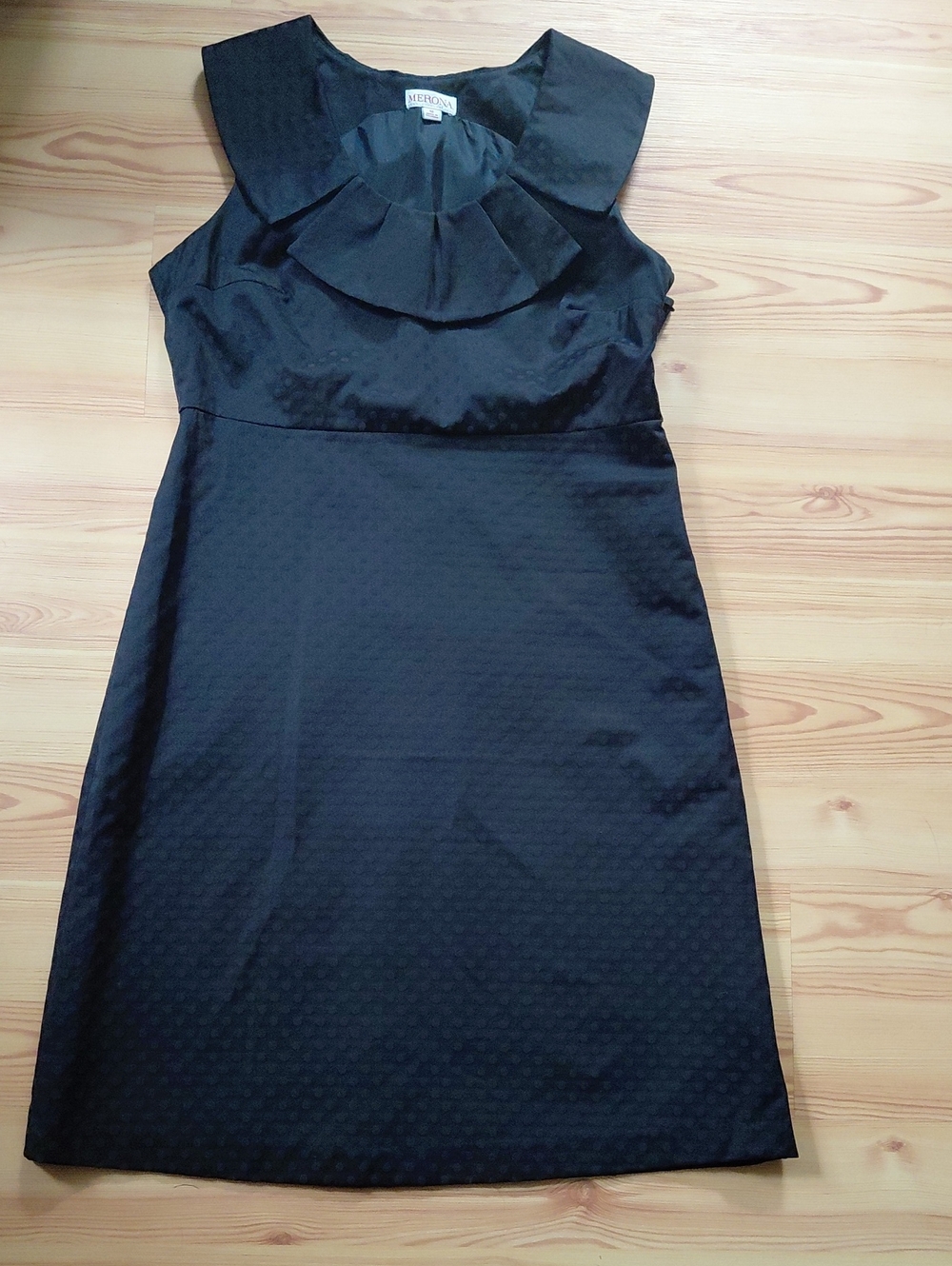 Black Sleeveless Dress